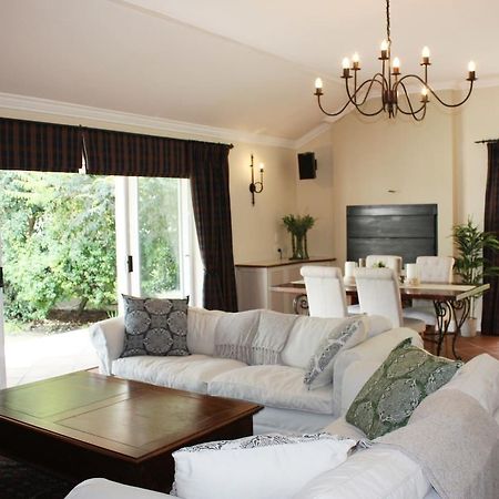 Camelot In Constantia Bed and Breakfast Κέιπ Τάουν Εξωτερικό φωτογραφία
