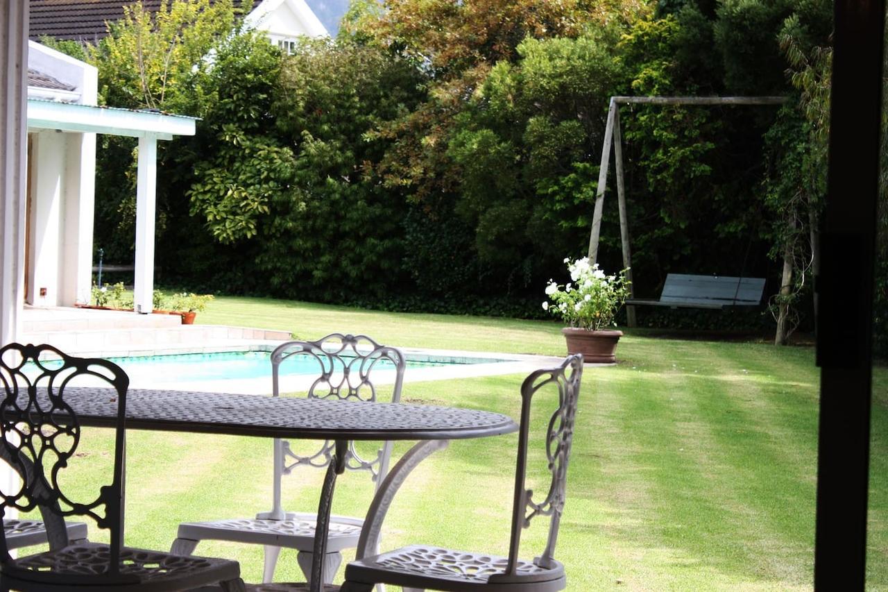 Camelot In Constantia Bed and Breakfast Κέιπ Τάουν Εξωτερικό φωτογραφία