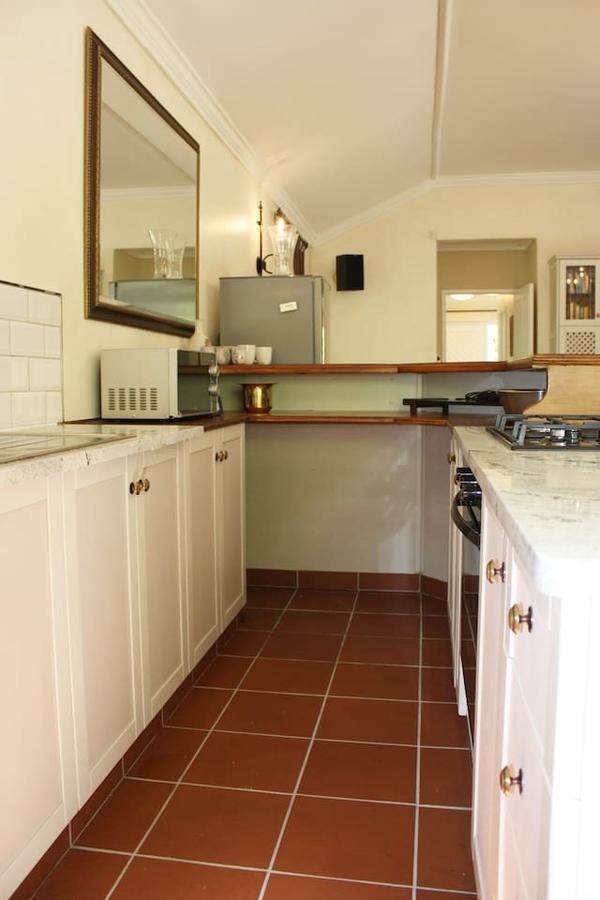 Camelot In Constantia Bed and Breakfast Κέιπ Τάουν Εξωτερικό φωτογραφία