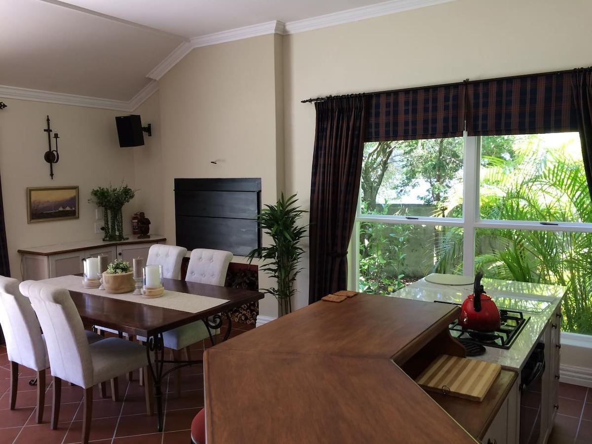 Camelot In Constantia Bed and Breakfast Κέιπ Τάουν Εξωτερικό φωτογραφία
