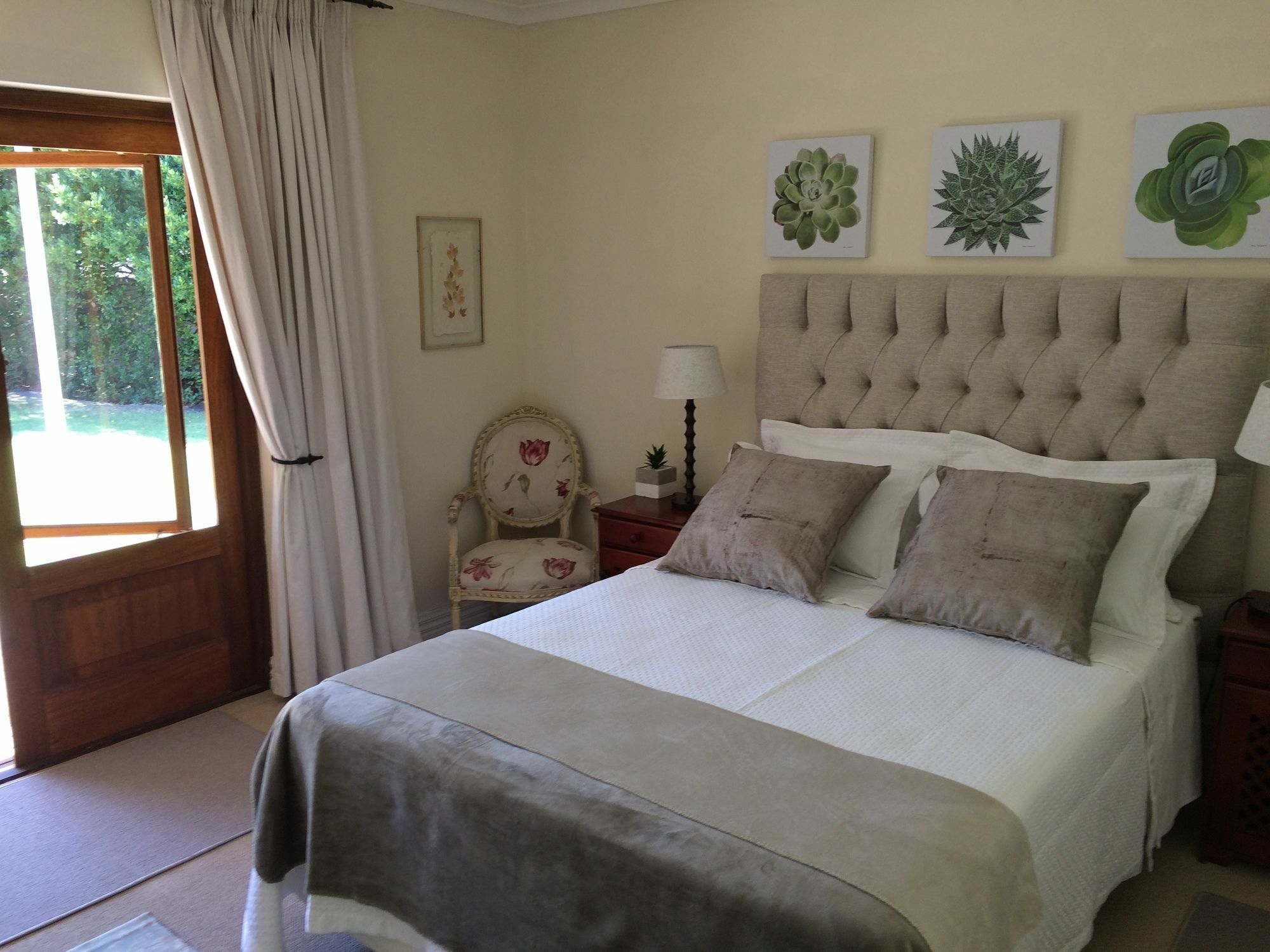 Camelot In Constantia Bed and Breakfast Κέιπ Τάουν Εξωτερικό φωτογραφία